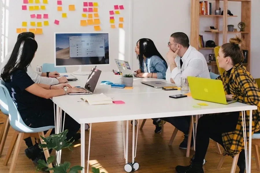 Image of a scene where business issues are discussed
